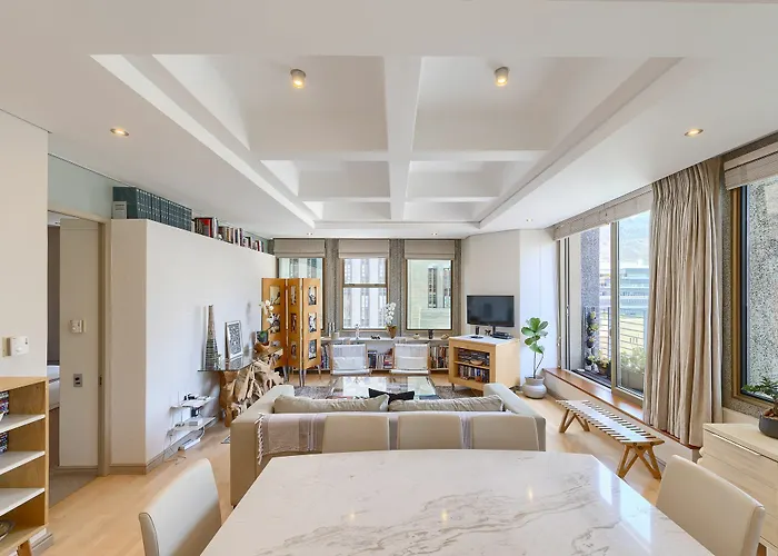 #1003 Cartwright - Stylish & Central