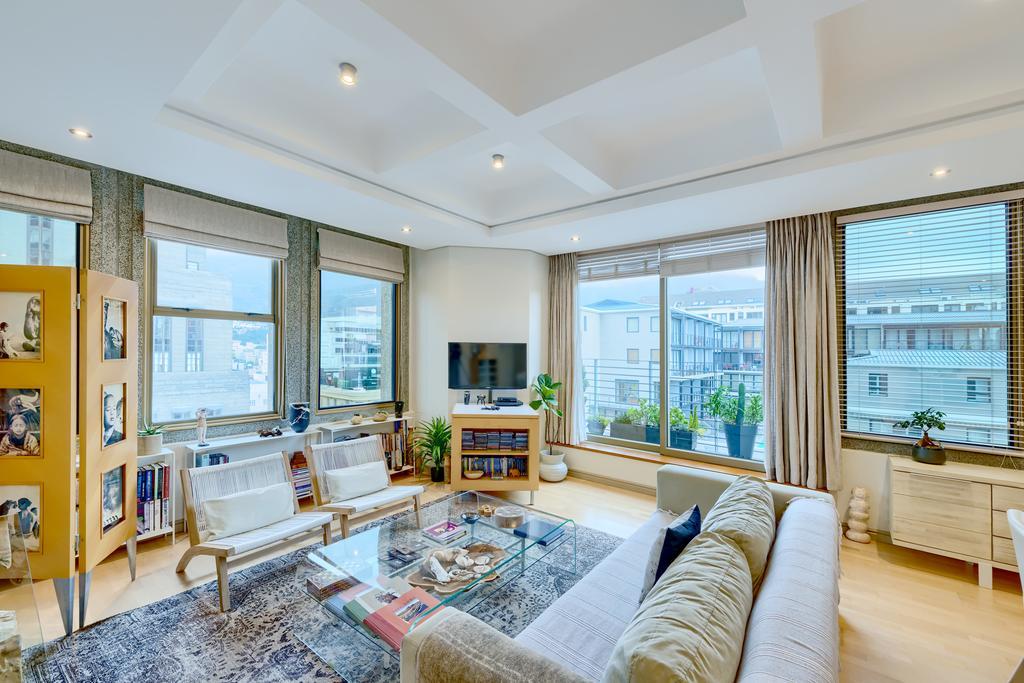 Appartement #1003 Cartwright - Stylish & *