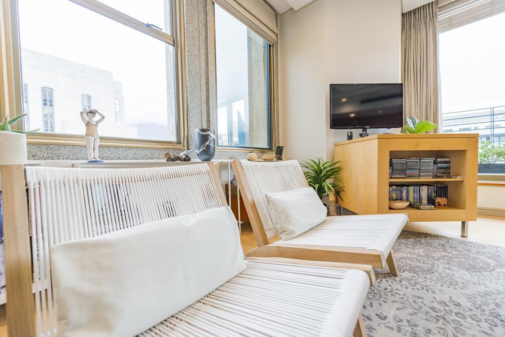 Appartement #1003 Cartwright - Stylish & *